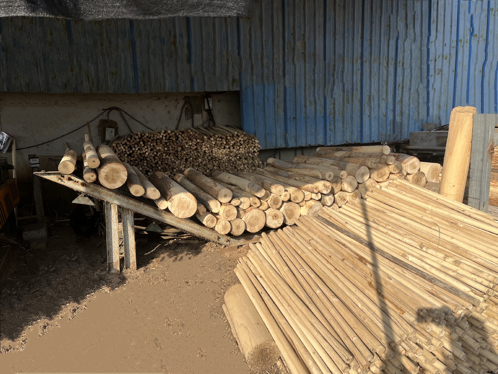 Logs rotary cutting veneer (6).jpg