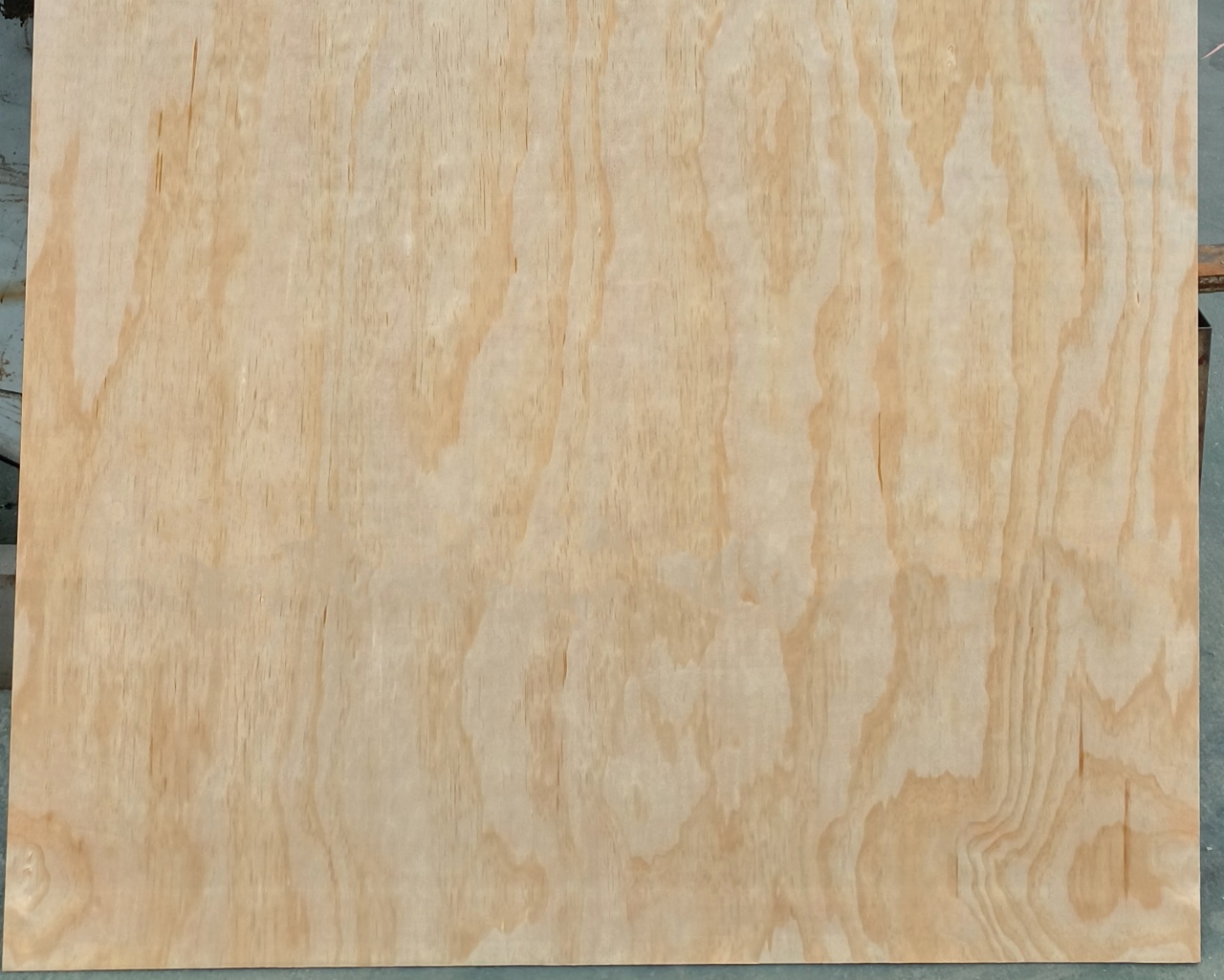 Pine plywood AB Grade (4).jpg