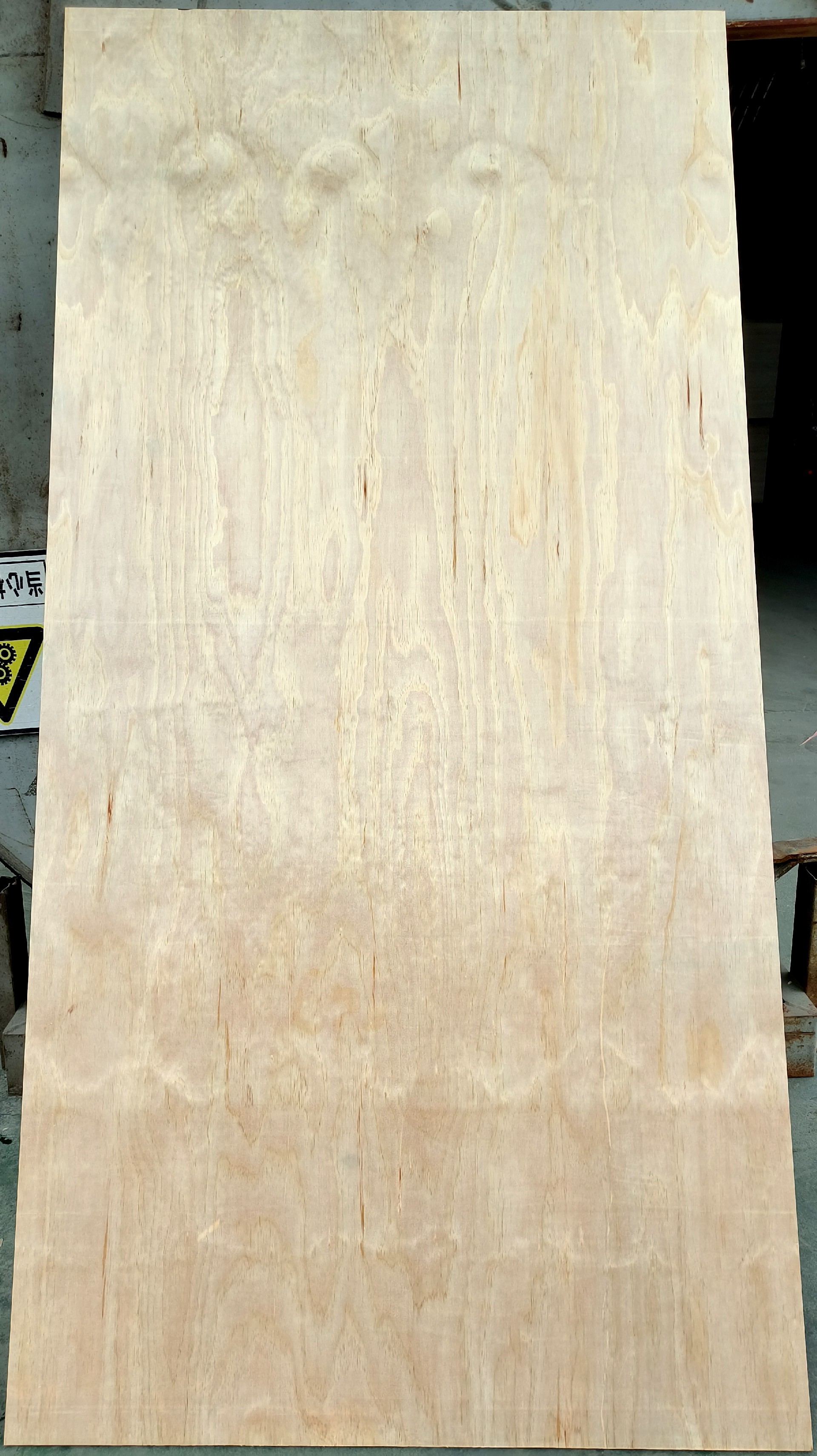 Pine plywood AB Grade (3).jpg